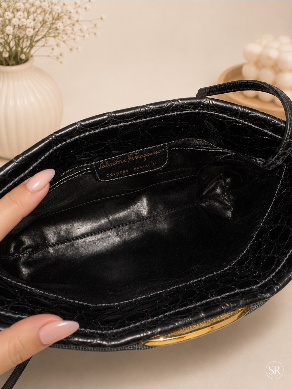 VTG Salvatore Ferragamo Black Croc Embossed Leather Vara Bow Clutch Shoulder Bag - Picture 9 of 11